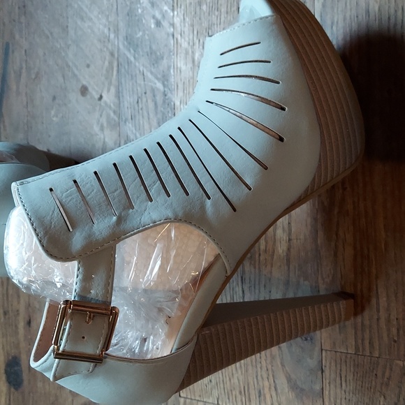 M&M 4 for $12 Shoes - Picture 6 of 11